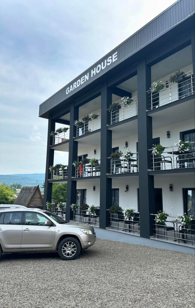 Garden House база відпочинку в Солотвино