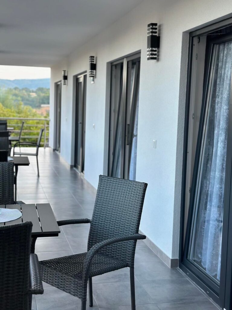 Garden House база відпочинку в Солотвино