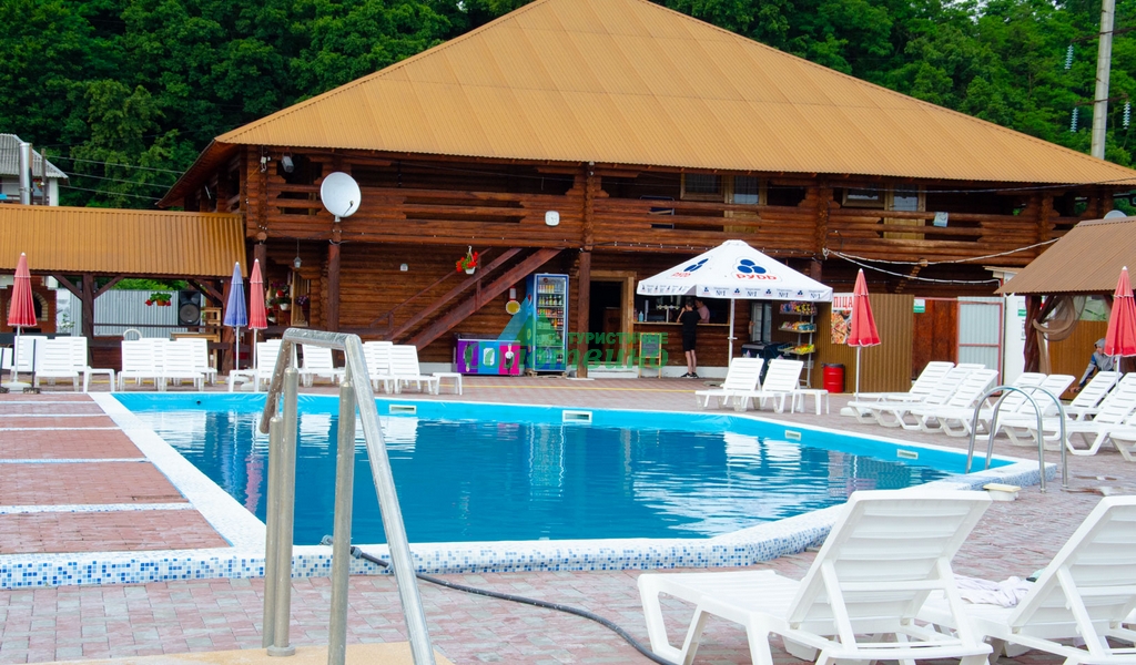 БІЛИЙ АІСТ база відпочинку в Солотвино