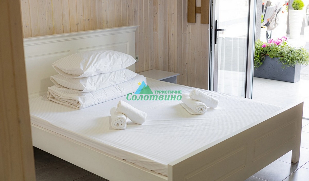 LOTUS база відпочинку в Солотвино