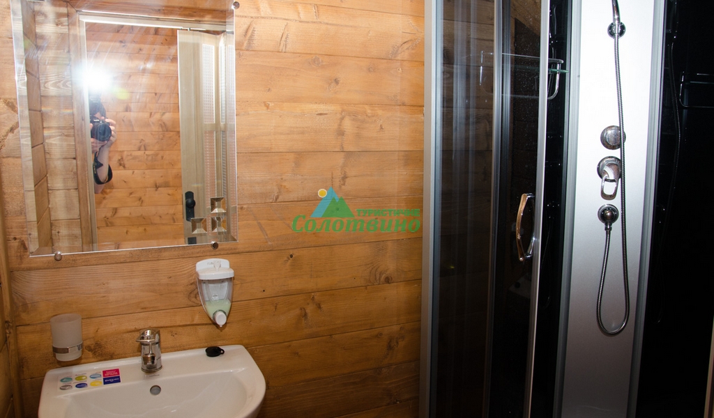 ВЕЛИКА ТИСА база відпочинку в Солотвино